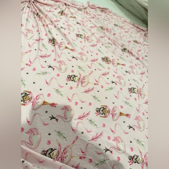 Pristine Lev Baby Ballerina Bamboo Viscose Baby Blanket - Picture 4 of 4